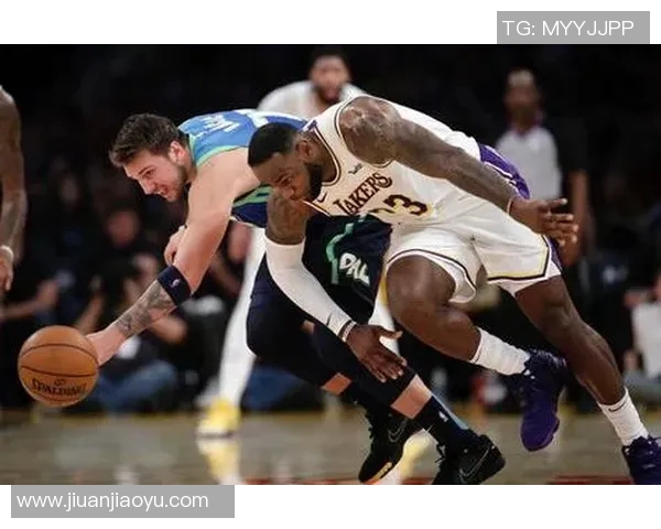 湖人对热火精彩对决回顾10月1日比赛录像全程回放分析